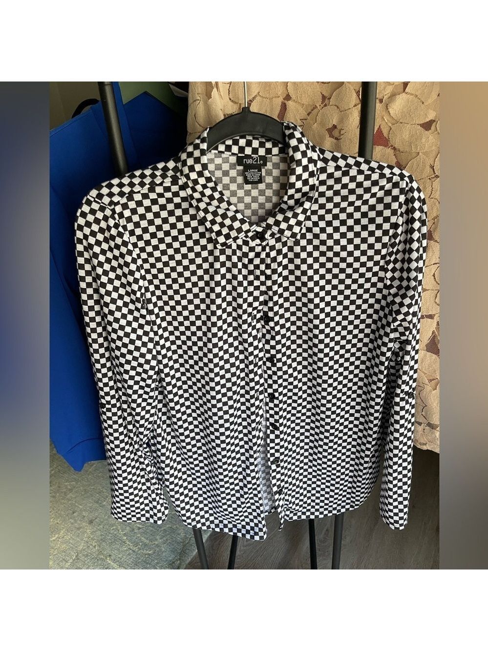 Rue 21 black and white patterned top. Great addition.